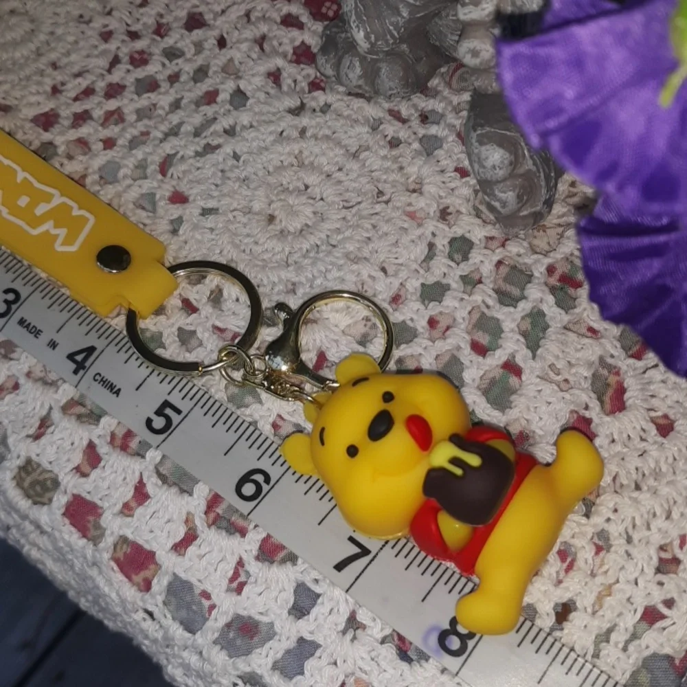 🆕DISNEY'S OFFICIALLY LICENSED WINNIE THE POOH 3D KEYCHAIN